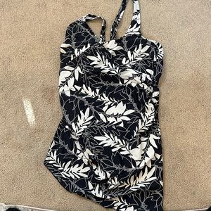 Seekers contour swimsuit 18w